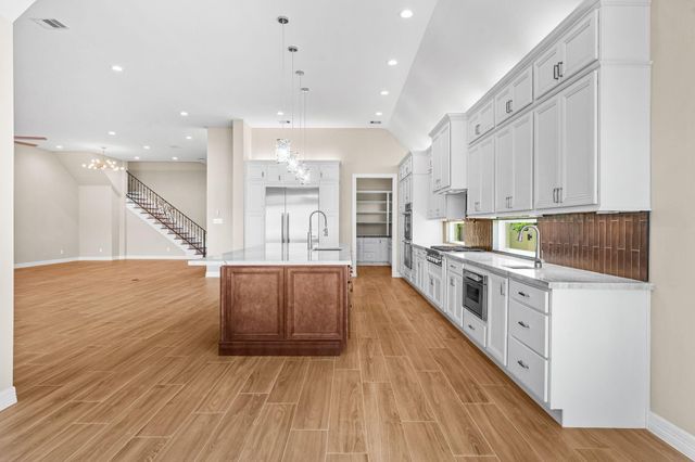 508 Amalfi Drive, Kemah, TX 77565