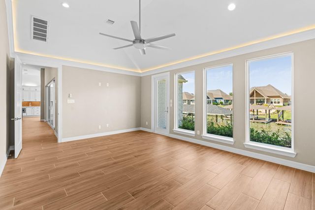 508 Amalfi Drive, Kemah, TX 77565
