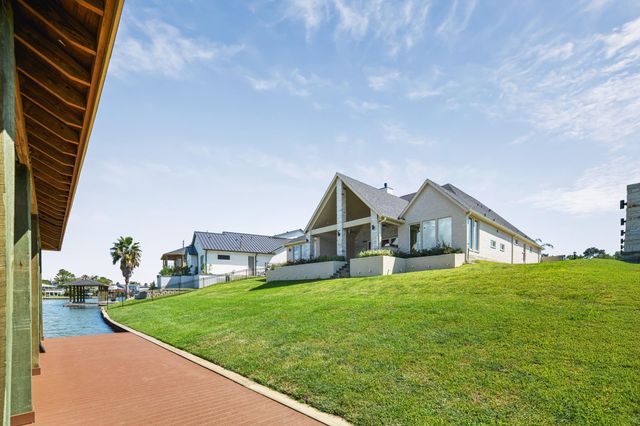 508 Amalfi Drive, Kemah, TX 77565