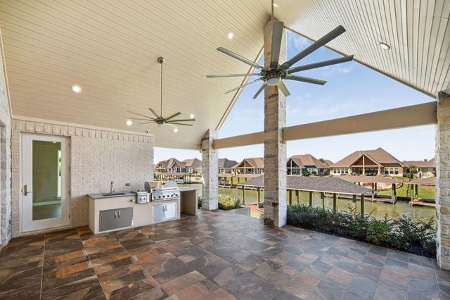 508 Amalfi Drive, Kemah, TX 77565