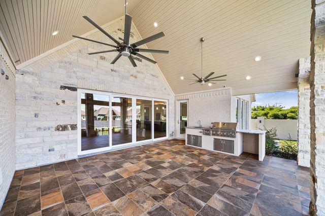 508 Amalfi Drive, Kemah, TX 77565