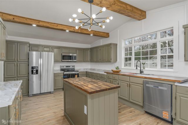 312 Greenwood Street, Mooringsport, LA 71060
