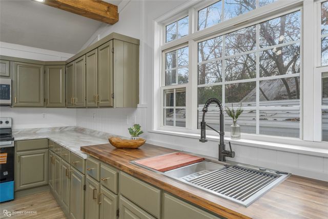 312 Greenwood Street, Mooringsport, LA 71060