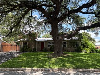 737 MORNINGSIDE DR, Terrell Hills, TX 78209