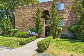 1716 E 97th Street A, Kansas City, MO 64131