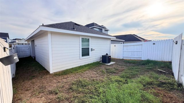 16799 N Marie Village Drive, Conroe, TX 77306