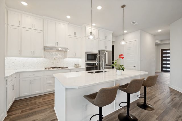 1717 Buttercup Avenue, Aubrey, TX 76227