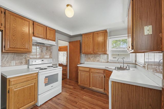 28429 Cleveland, Livonia City, MI 48150