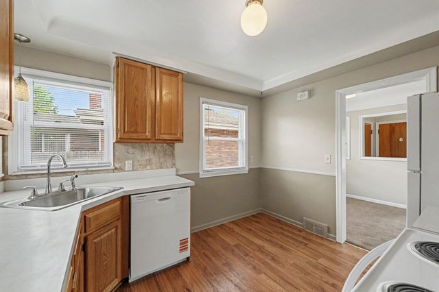 28429 Cleveland, Livonia City, MI 48150