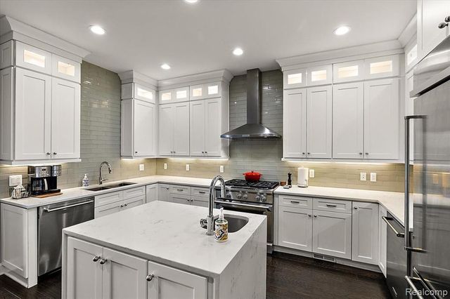 1009 S Washington Avenue 3, Royal Oak, MI 48067
