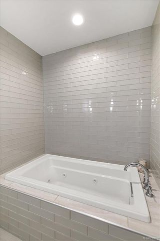 1009 S Washington Avenue 3, Royal Oak, MI 48067