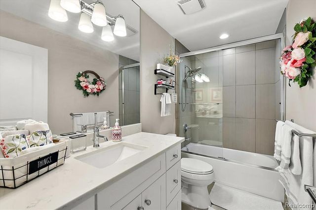 1009 S Washington Avenue 3, Royal Oak, MI 48067
