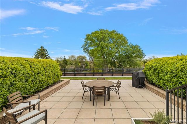 1009 S Washington Avenue 3, Royal Oak, MI 48067