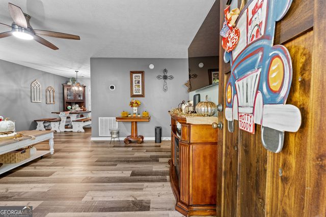 249 Reed Road, West Point, GA 31833