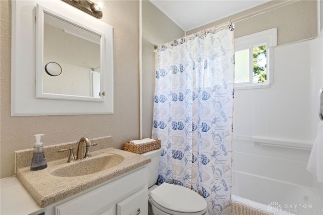 166 Dellwood Drive, Fairborn, OH 45324