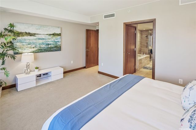 1555 Kapiolani Boulevard 1300, Honolulu, HI 96814