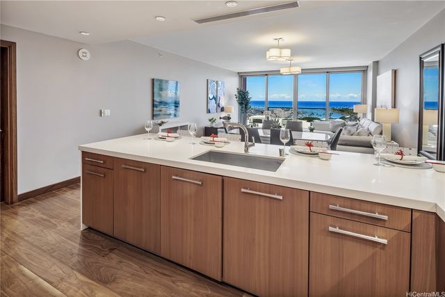 1555 Kapiolani Boulevard 1300, Honolulu, HI 96814