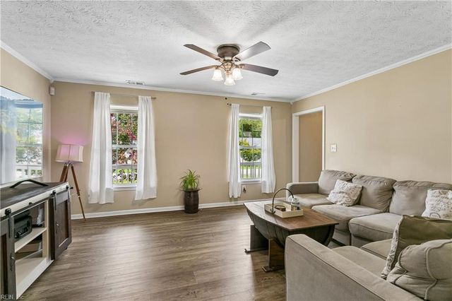 22 Scotland RD, Hampton, VA 23663