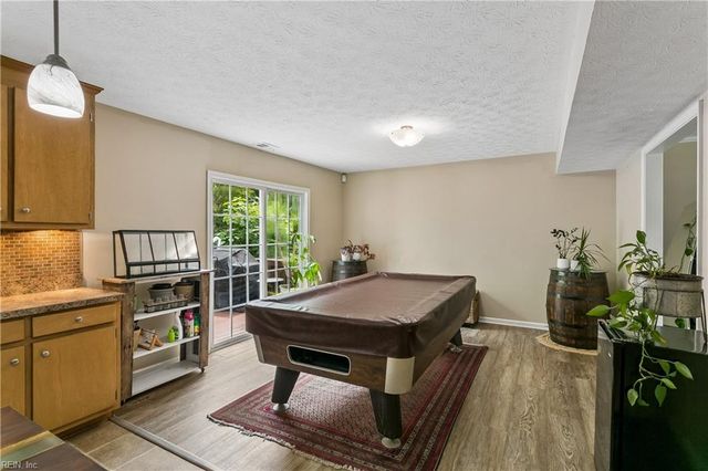 22 Scotland RD, Hampton, VA 23663