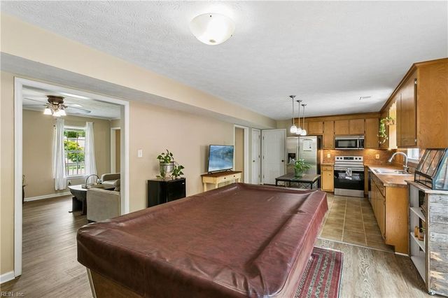 22 Scotland RD, Hampton, VA 23663