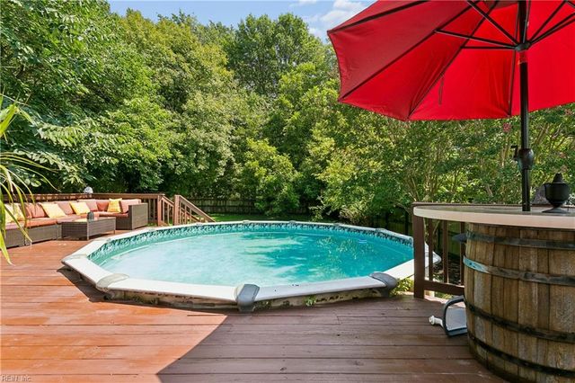 22 Scotland RD, Hampton, VA 23663