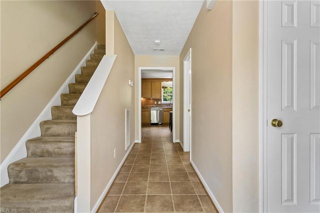 22 Scotland RD, Hampton, VA 23663