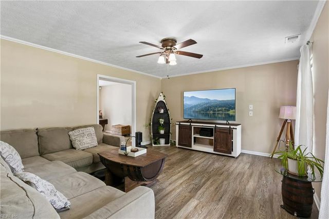 22 Scotland RD, Hampton, VA 23663