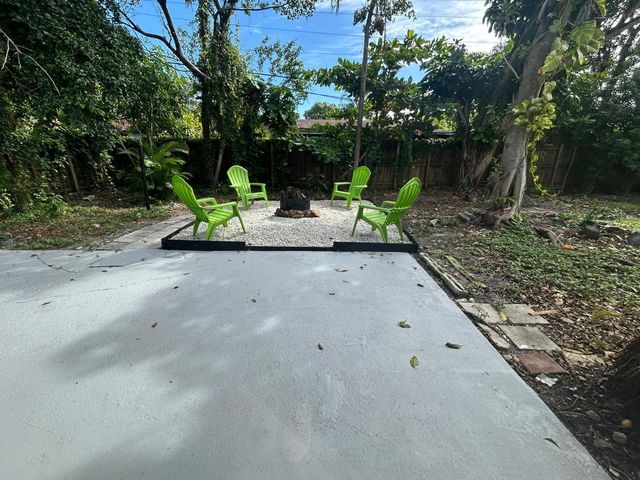 1164 NW 45th Ter, Lauderhill, FL 33313