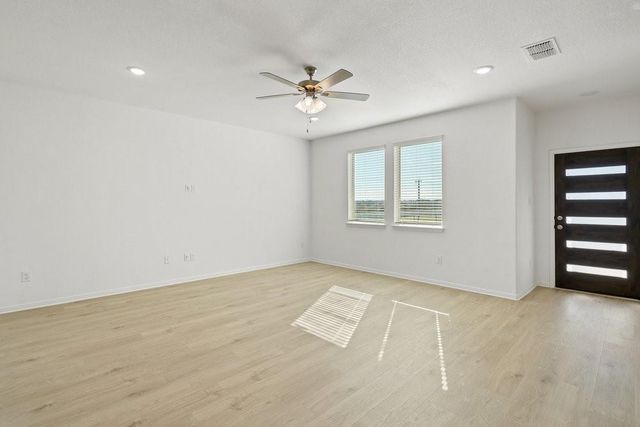 1812 Halas ST, Austin, TX 78652