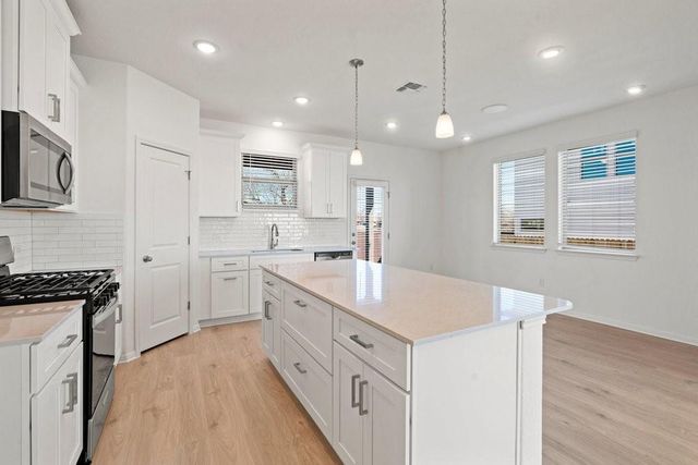 1812 Halas ST, Austin, TX 78652