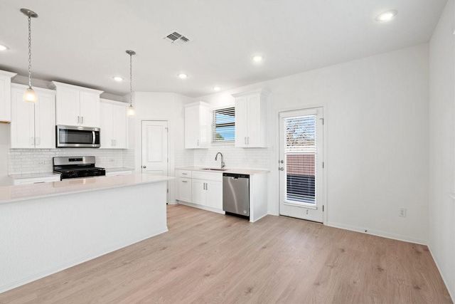 1812 Halas ST, Austin, TX 78652
