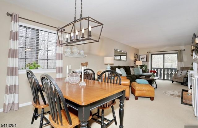 302 Mark Twain Way, Mahwah Twp., NJ 07430