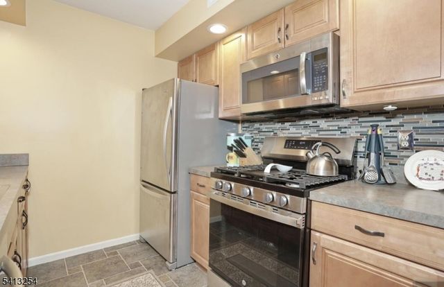 302 Mark Twain Way, Mahwah Twp., NJ 07430