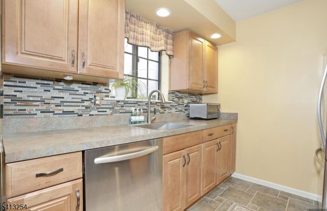 302 Mark Twain Way, Mahwah Twp., NJ 07430