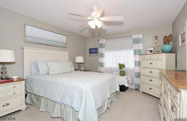 302 Mark Twain Way, Mahwah Twp., NJ 07430