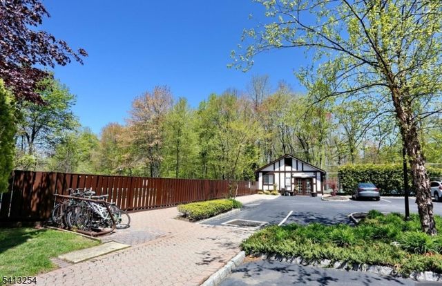 302 Mark Twain Way, Mahwah Twp., NJ 07430