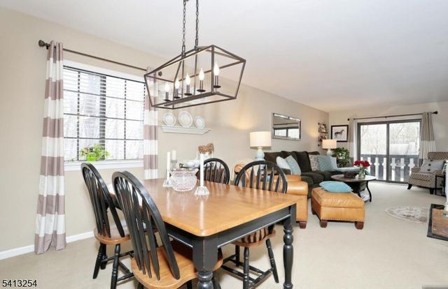 302 Mark Twain Way, Mahwah Twp., NJ 07430