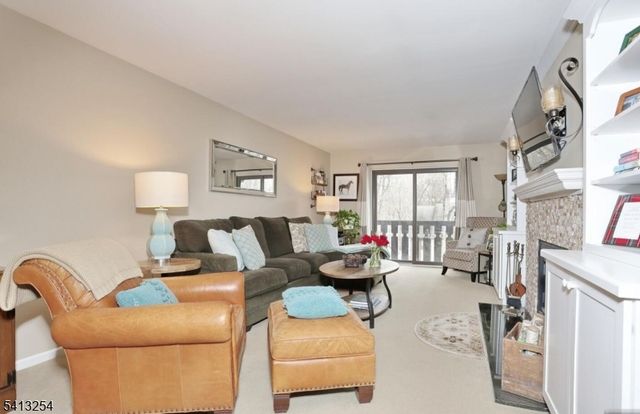 302 Mark Twain Way, Mahwah Twp., NJ 07430