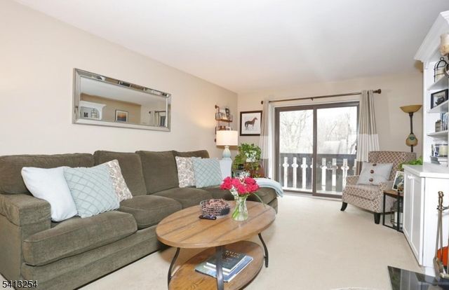 302 Mark Twain Way, Mahwah Twp., NJ 07430