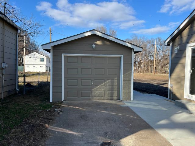 426 E Clark, Augusta, KS 67010