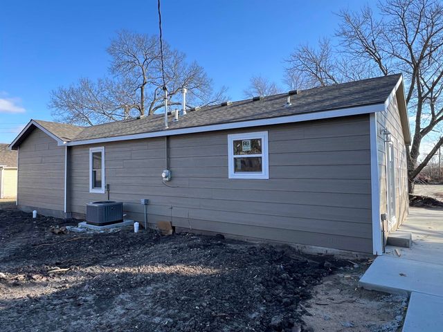 426 E Clark, Augusta, KS 67010