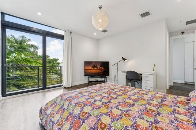 909 NE 16th Ter 4, Fort Lauderdale, FL 33304