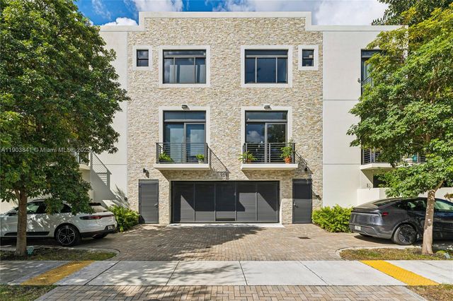 909 NE 16th Ter 4, Fort Lauderdale, FL 33304