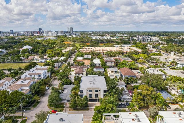 909 NE 16th Ter 4, Fort Lauderdale, FL 33304