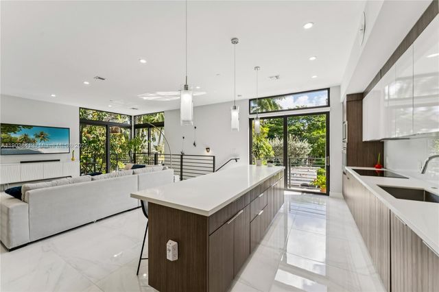 909 NE 16th Ter 4, Fort Lauderdale, FL 33304