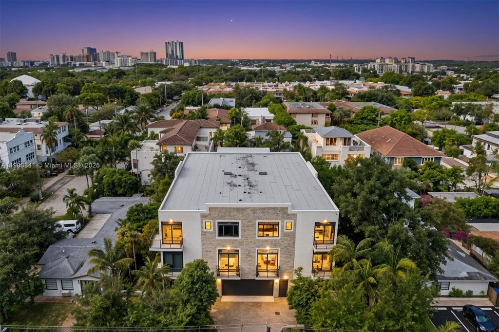 909 NE 16th Ter 4, Fort Lauderdale, FL 33304