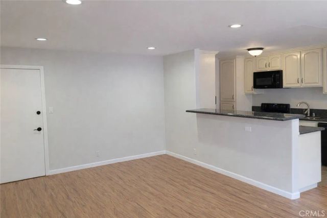 5403 Newcastle Avenue 12, Encino, CA 91316