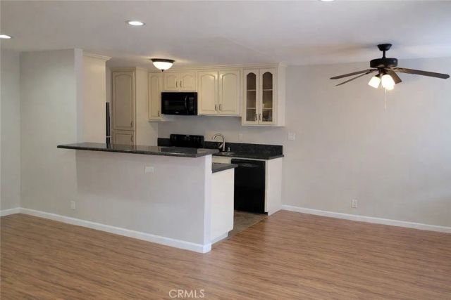 5403 Newcastle Avenue 12, Encino, CA 91316