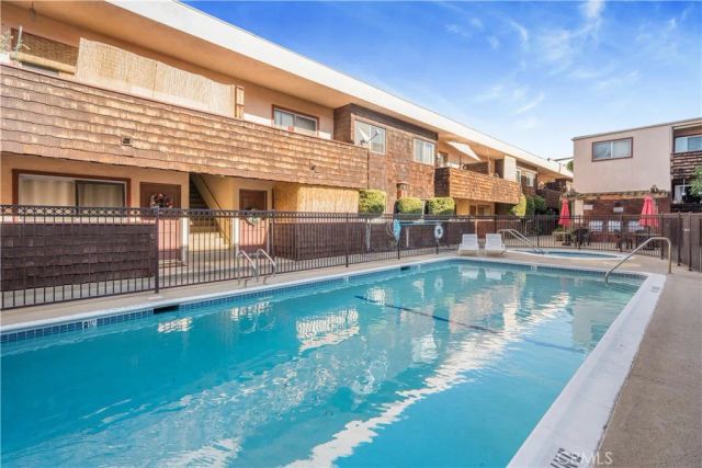 5403 Newcastle Avenue 12, Encino, CA 91316