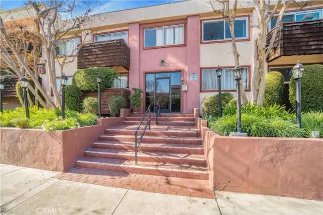 5403 Newcastle Avenue 12, Encino, CA 91316